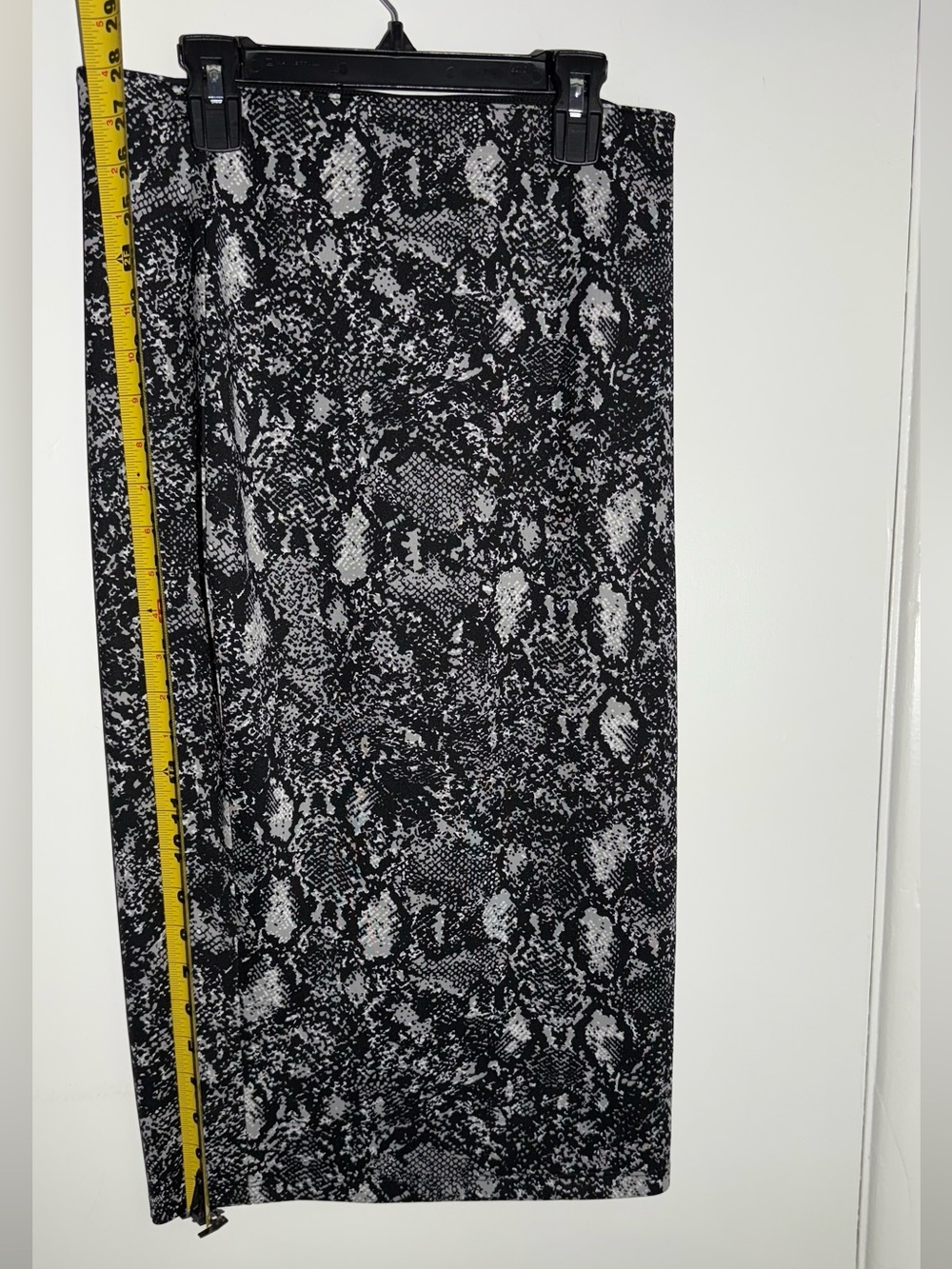 Apt. 9 Black & White Snake-Print Pencil Skirt NWT - Picture 8 of 8